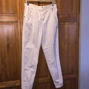 Cascade Blues 100% Cotton Size 8 women’s White Pants MEASUREMENTS IN DESCRIPTION